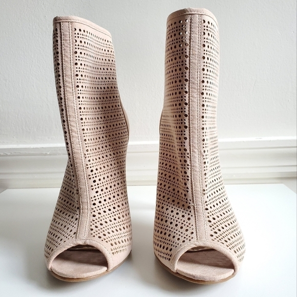 Chinese Laundry Open Toe Suede Blush Booties/Heels Size 7.5(38) - Picture 4 of 14